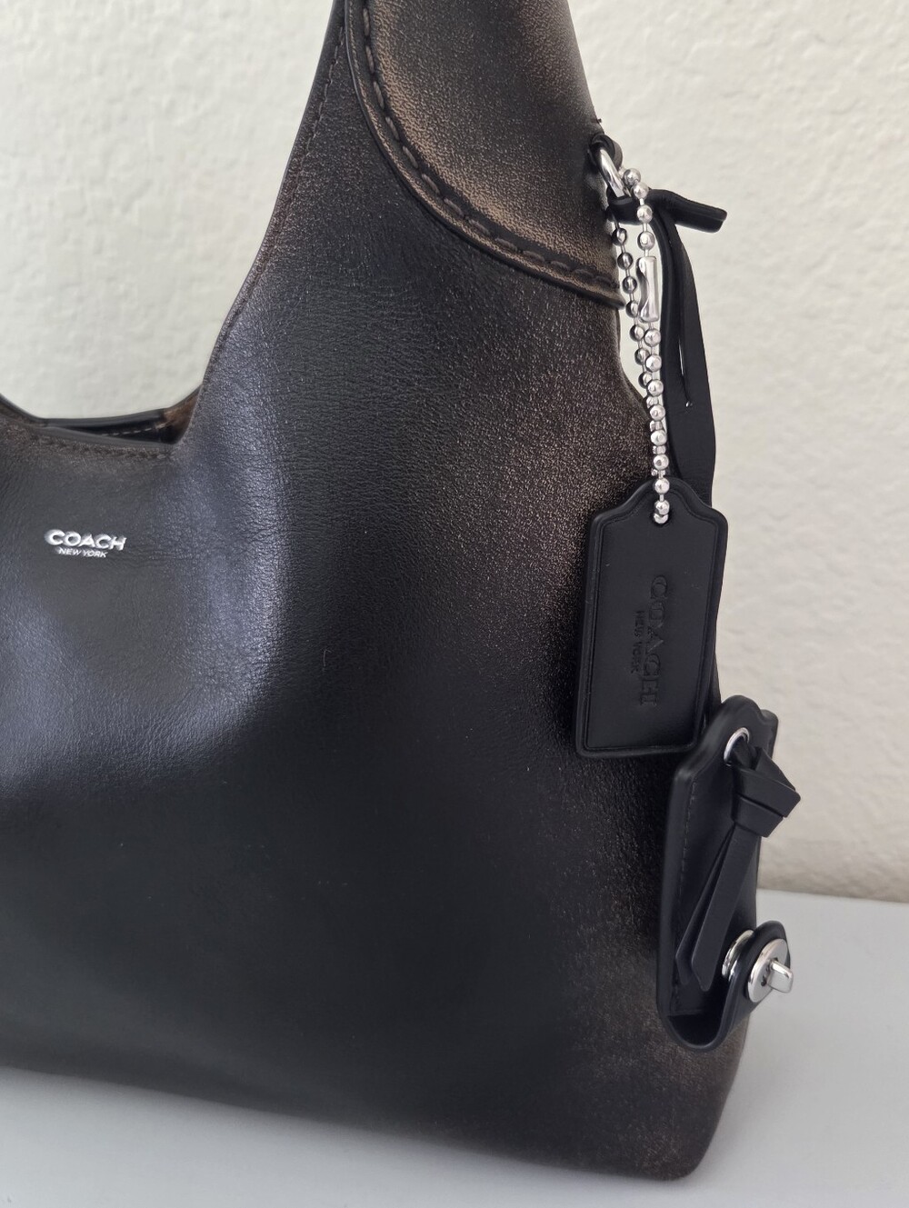 Coach Brooklyn Hobo Bag 28 In Loved Leather - Picture 3 of 15